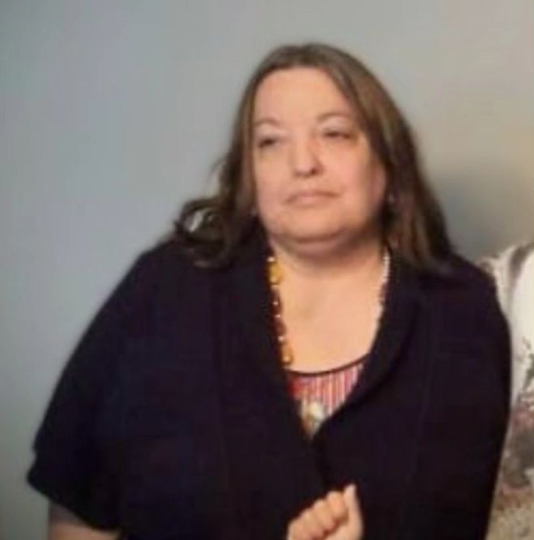 ATENCIÓ 🔴 Desapareguda:

Olga Martínez Cruz
56 anys
100-130 kg
Veïna de Terrassa, del carrer Núria. 

👉🏻 Va vestida amb una brusa verda estampada i una faldilla beige amb flors negres. 

Si la veieu o en sabeu res, truqueu al 112 ⚠️