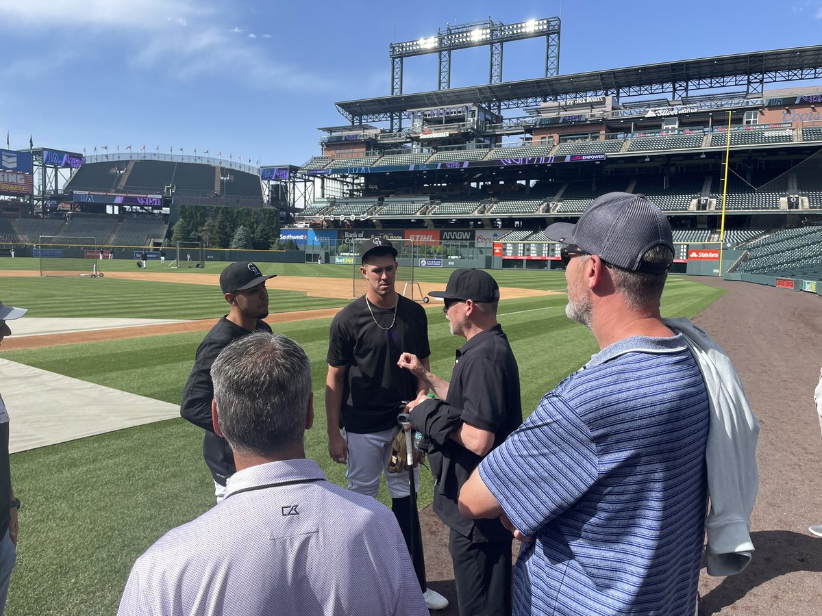 Two of the #Rockies club favorites from our 3v3 Basketball 🏀 video, Alan Trejo and Nolan Jones, meet Nuggets HC Michael Malone. 

Trejo: “Coach Malone, I’m Alan Trejo. Point guard.” 🤣

#Rockies #Nuggets