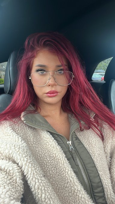 1 pic. I thought the lady in specsavers was being rude when she referred to the glasses I bought as Jeffery