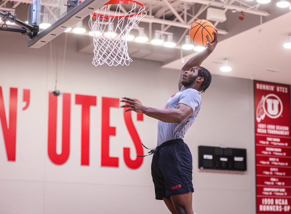 UtahMBB's tweet photo. We love some mid June work at the office 👷‍♂️💪 https://t.co/j3diopN49R