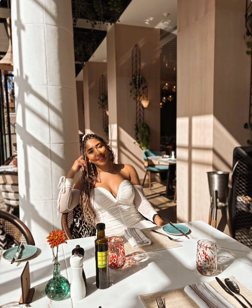 Julie’s Travel Diary tweet media