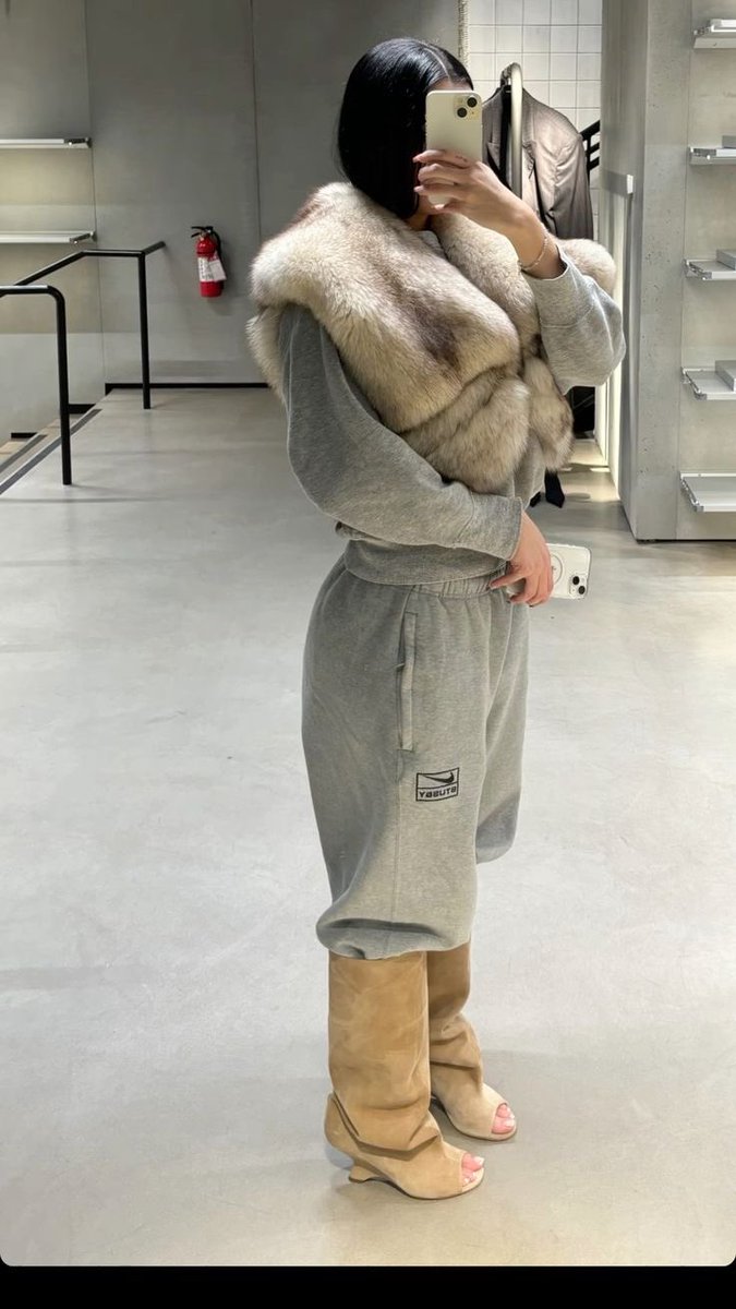CUSTOMMARGIELA's tweet photo. ninette open toe boot by gia borghini https://t.co/cv56U08DlE