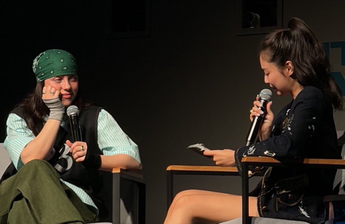 yo
enamorada                          ella 
                                                 existiendo