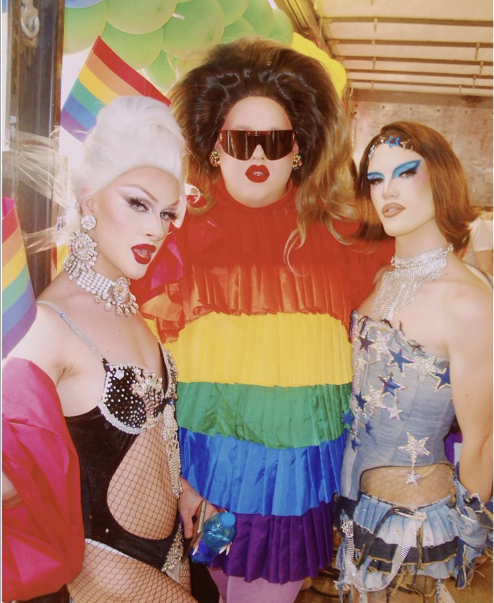 Drag_Crave's tweet photo. ⭐️DAILY PHOTO DUMP⭐️

Lightning Aurora, Sypario, Leila Yarn, Patty Pam-Pam, Sisi Superstar &amp; Veronica Green stun in new photos. https://t.co/dXexVmOyIA