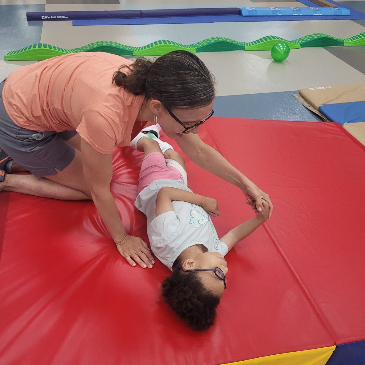 onkkaje's tweet image. Workin hard in summer program! ☀️ #1teamcooke #cookepreschoolroom12 #summerprogram #pt #physicaltherapy