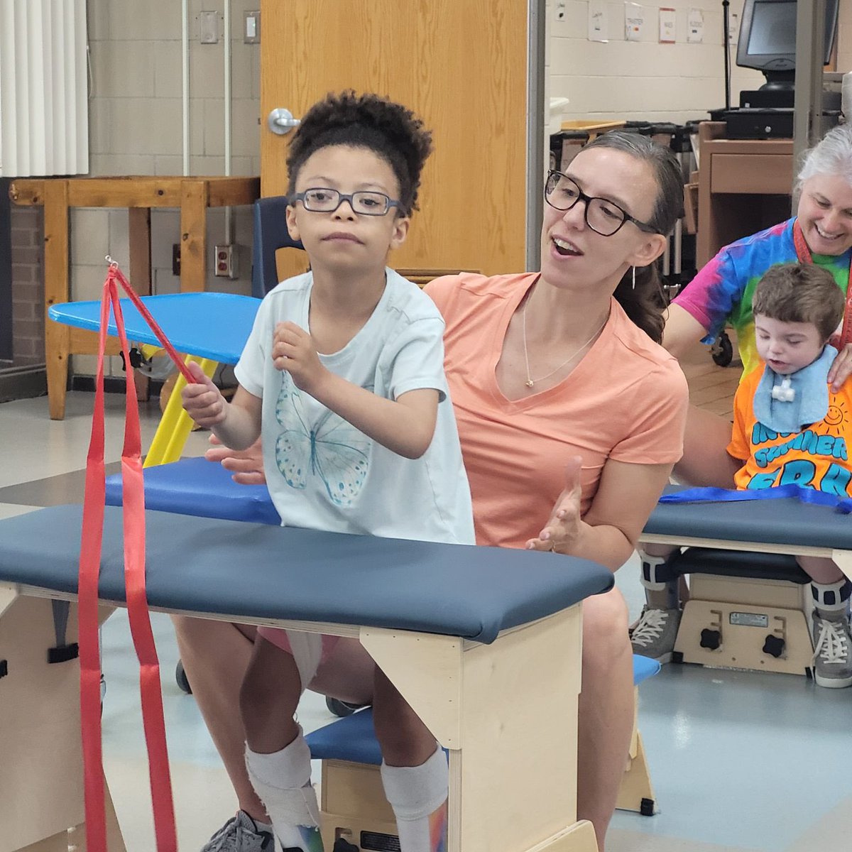 onkkaje's tweet image. Workin hard in summer program! ☀️ #1teamcooke #cookepreschoolroom12 #summerprogram #pt #physicaltherapy