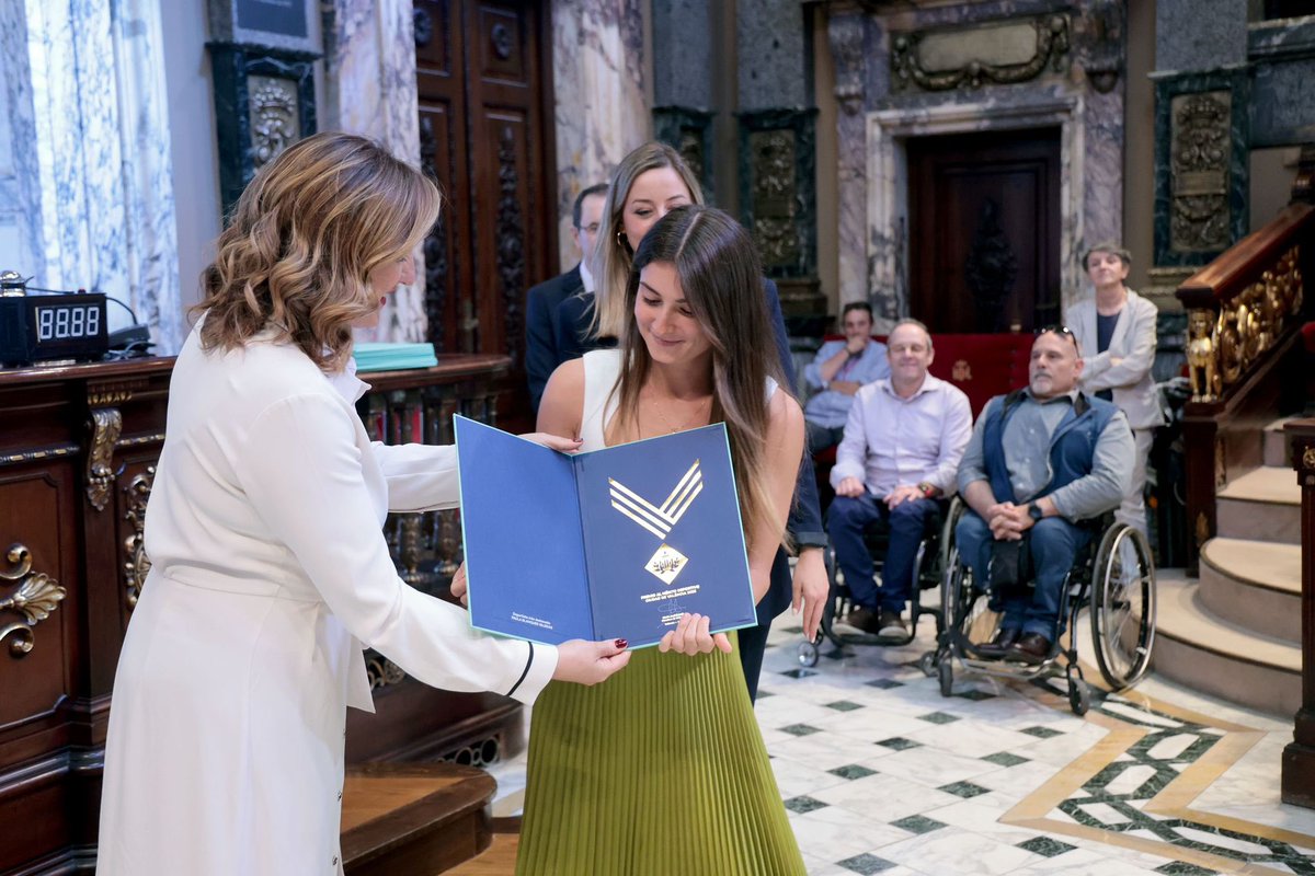 María José Catalá (@mjosecatala) on Twitter photo 🏆 El mundo del deporte se reúne para reconocer la trayectoria de quienes llevan, cada día, el nombre de nuestra ciudad a lo más alto.
Enhorabuena a todos los galardonados en los Premios al Mérito Deportivo Ciudad de Valencia. Sois un orgullo. 🏆 El mundo del deporte se reúne para reconocer la trayectoria de quienes llevan, cada día, el nombre de nuestra ciudad a lo más alto.
Enhorabuena a todos los galardonados en los Premios al Mérito Deportivo Ciudad de Valencia. Sois un orgullo.