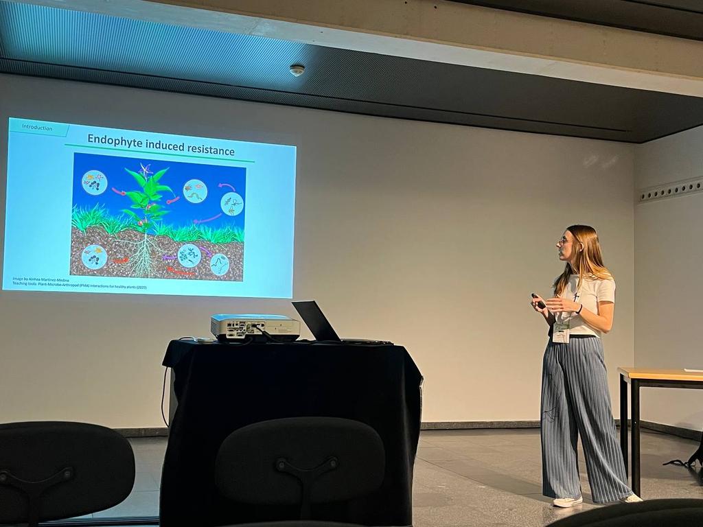 Plant Immunity and Biochemistry (@pibgroupir) on Twitter photo <a href="/OreroBayo/">Marta Orero</a> presents her talk "Bacillus mycoides, isolated from Sahara Desert, induce resistance in tomato plants against
Botrytis cinerea"🦠 at <a href="/IobcIr/">IOBC BioProTech Conference</a>
#IOBCBioProtechCS
#innovation #bioproducts #agriculture #agricultureandfarming #bioeconomy #sustainability #plantbioprotech <a href="/OreroBayo/">Marta Orero</a> presents her talk "Bacillus mycoides, isolated from Sahara Desert, induce resistance in tomato plants against
Botrytis cinerea"🦠 at <a href="/IobcIr/">IOBC BioProTech Conference</a>
#IOBCBioProtechCS
#innovation #bioproducts #agriculture #agricultureandfarming #bioeconomy #sustainability #plantbioprotech