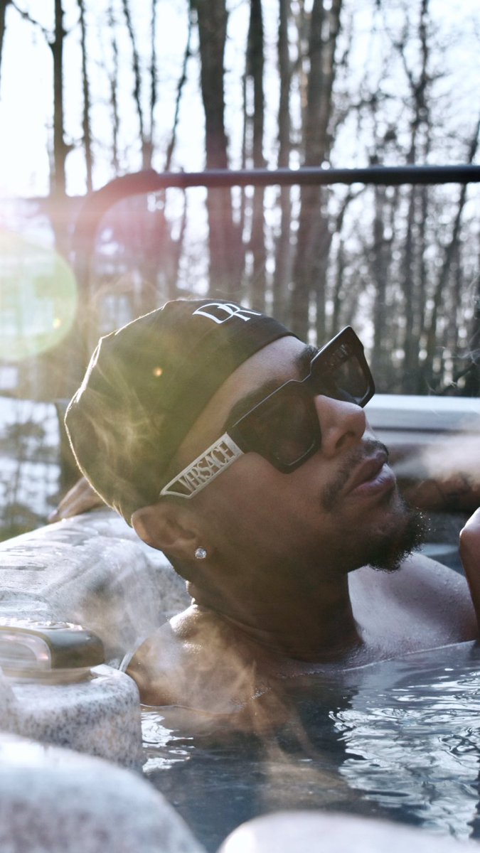 mauricee_24's tweet image. i miss the cabin and the cold weather 🙂‍↕️