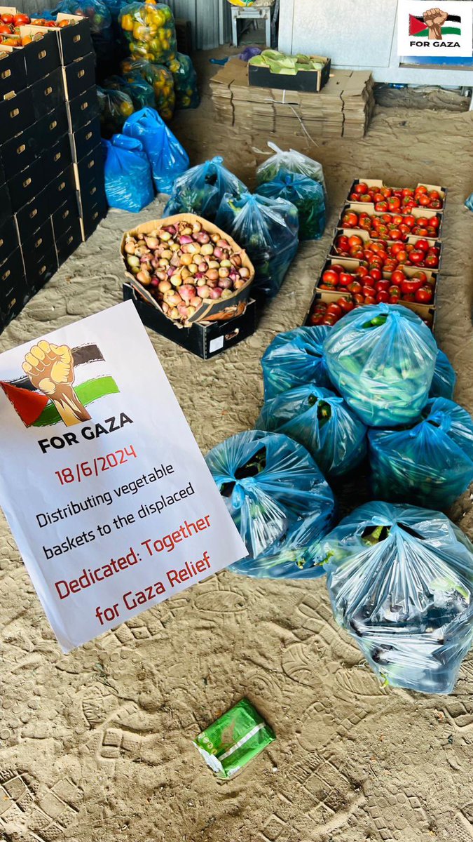 GazaDirectAid's tweet photo. Our team is now providing services in Khuza’a, Ashan, and Bani Suhaila, east of the city of Khan Yunis, the places from which the army withdrew @rida_ehab https://t.co/LMyqvYVABV