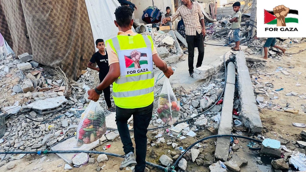 GazaDirectAid's tweet photo. Our team is now providing services in Khuza’a, Ashan, and Bani Suhaila, east of the city of Khan Yunis, the places from which the army withdrew @rida_ehab https://t.co/LMyqvYVABV