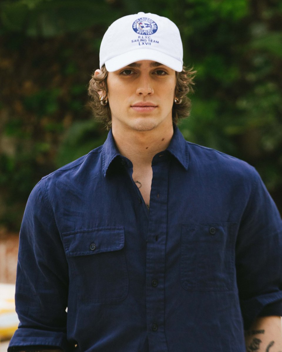 RalphLauren's tweet image. #VinnieHacker is featured in classic Polo Ralph Lauren looks inspired by the season.

Explore more: rlauren.co/VinnieHackerSu…

#PoloRLStyle