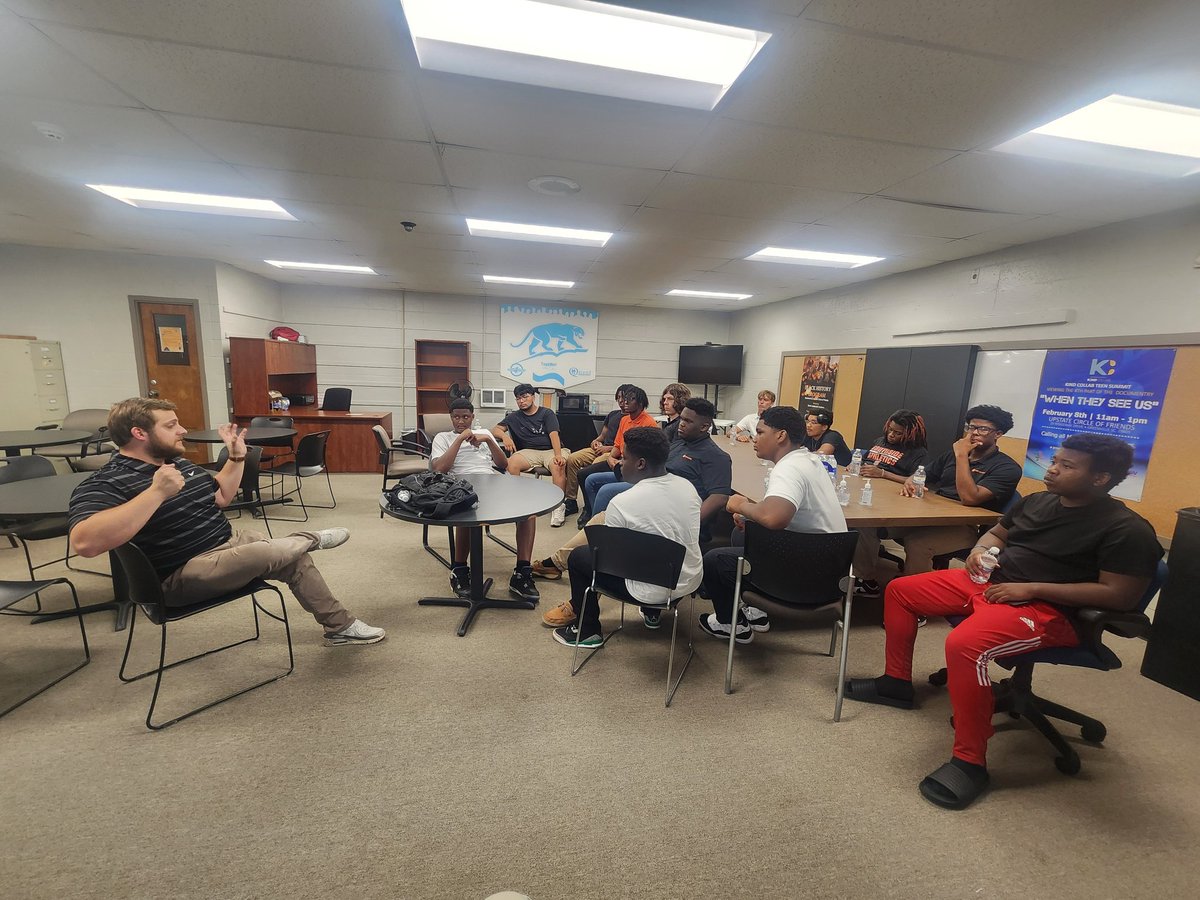 Coach Rav (@royravenell) on Twitter photo We appreciate <a href="/UCFgreenville/">Upstate Circle of Friends</a> and <a href="/FurmanU/">Furman University</a> for educating our student athletes on the importance of their education and NIL material today. Getting stronger within the community. <a href="/SHS_Athletics_/">Southside High School Athletics</a> <a href="/SHSouthside/">SouthsideHS</a> #CELL We appreciate <a href="/UCFgreenville/">Upstate Circle of Friends</a> and <a href="/FurmanU/">Furman University</a> for educating our student athletes on the importance of their education and NIL material today. Getting stronger within the community. <a href="/SHS_Athletics_/">Southside High School Athletics</a> <a href="/SHSouthside/">SouthsideHS</a> #CELL