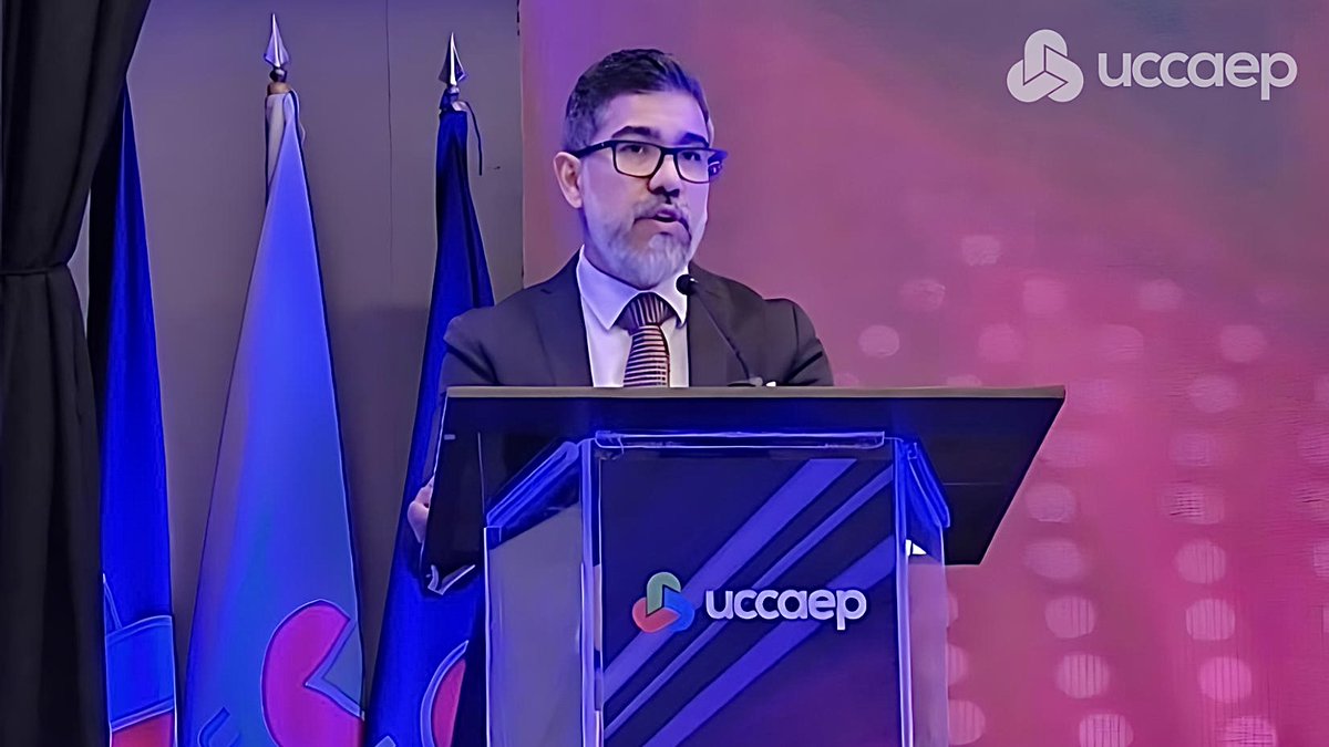 Jorge Luis Araya, Director Ejecutivo de la <a href="/Uccaep/">UCCAEP</a>, cierra el evento #CostaRicaDigital y asegura que las empresas están dispuestas a colaborar y a dialogar con el sector público y poner a disposición su experiencia técnica para impulsar el desarrollo digital del país.