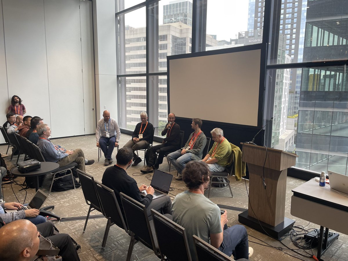 What a great community. We had a full house yesterday and a great lineup of keynote speakers!

We had stimulating discussions and a really exciting panel! We hope everyone enjoyed it!

Thanks to all the speakers and to the organizers who contributed to the success of the event!