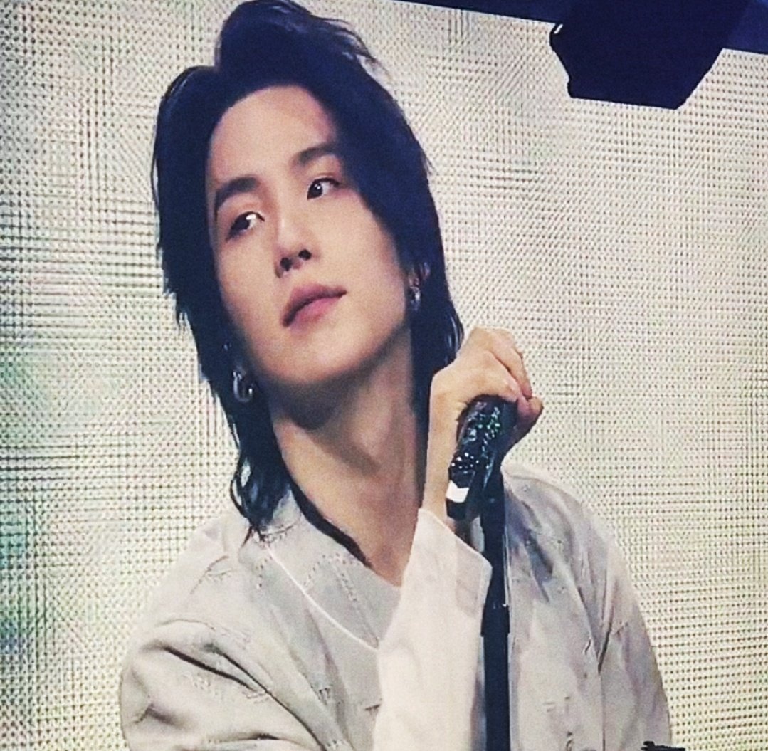 taeyunkimin's tweet photo. them in big screen https://t.co/Zaj0LrLG1D