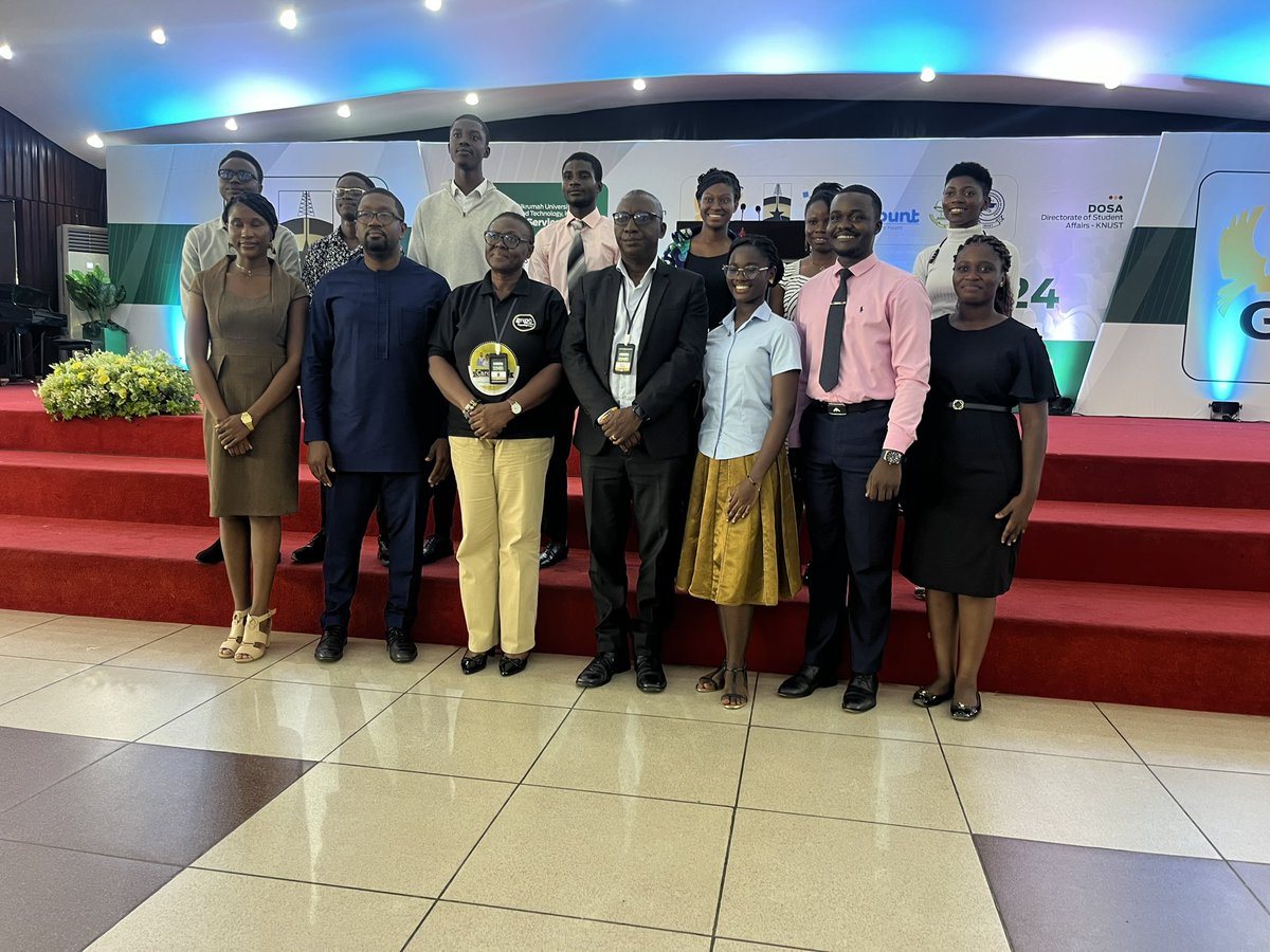 _AgyeiGyebi's tweet photo. This is the doing of the Lord🙇 won the Social Impact competition contest at KNUST career fair with the best project as the founder of Hiech foundation.
#GodHasMadeMeWell https://t.co/FoV9cReHyR