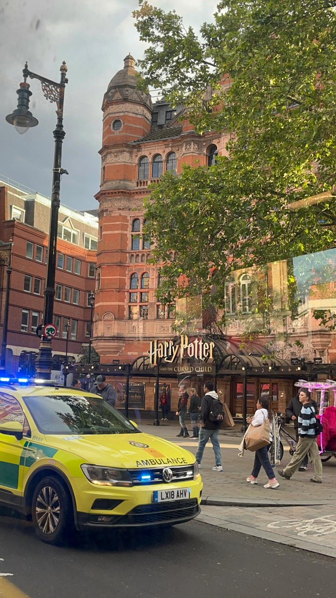 phulushe's tweet image. A nice evening... I was close to some strangers here. I didn't know where the people were coming from or where they were going, but they were laughing and happy with me. If you remember this is ok ,no need to think about it anymore.☺️