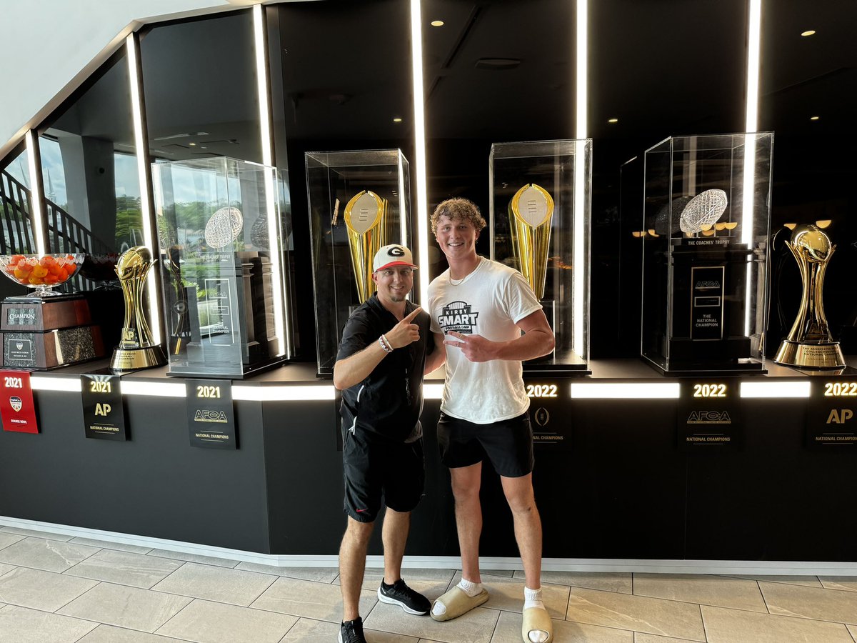 Luke Brewer 2027 (@lukebrewer87) on Twitter photo After a great workout, and talk with <a href="/coach_thartley/">Todd Hartley</a> I am blessed to receive an offer from the University of Georgiaโผ๏ธ๐จ
GO DAWGS๐ถ <a href="/NHSFB_/">Norwalk Football</a> <a href="/Rivals/">Rivals</a> <a href="/GeorgiaFootball/">Georgia Football</a> After a great workout, and talk with <a href="/coach_thartley/">Todd Hartley</a> I am blessed to receive an offer from the University of Georgiaโผ๏ธ๐จ
GO DAWGS๐ถ <a href="/NHSFB_/">Norwalk Football</a> <a href="/Rivals/">Rivals</a> <a href="/GeorgiaFootball/">Georgia Football</a>