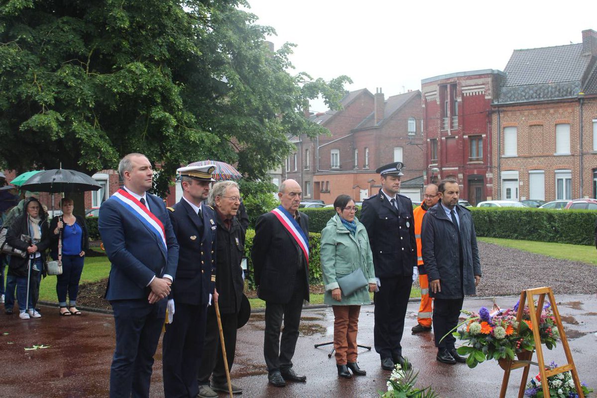 sebchenu's tweet image. Aujourd’hui, j’étais à #Denain et #Bouchain pour la commémoration de l’appel du 18 juin. Il y a 84 ans, le Général de Gaulle appelait à la Résistance face à l’occupation allemande. La France n’est grande que quand elle est libre et souveraine, rayonnante et forte !