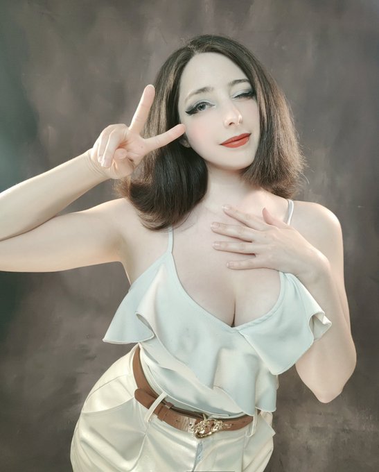 Less than 2 weeks for Dokomi 🇩🇪 Will I see you there too? ❤️ https://t.co/0vNgE4br8z<a href="/tag/anime"class="tags"><span>#anime</span></a><a href="/tag/cosplay"class="tags"><span>#cosplay</span></a><a href="/tag/frieren"class="tags"><span>#frieren</span></a>