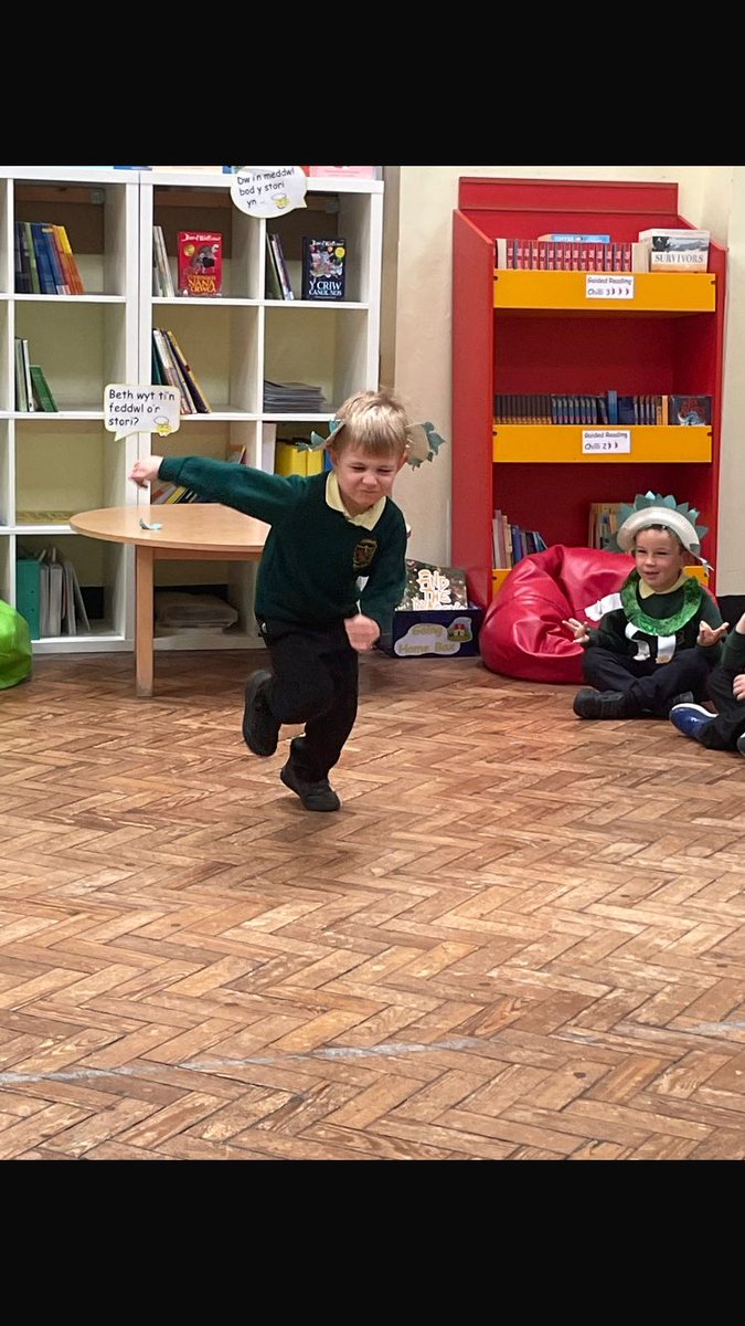 PlasmarlPrimary's tweet photo. @plasreception have been strutting their stuff on the catwalk! As part of our ‘Create and Compete’ topic, we made our own Olympic crowns and necklaces inspired by the Nigerian flag! 🇳🇬 https://t.co/CGW7p8kLOf