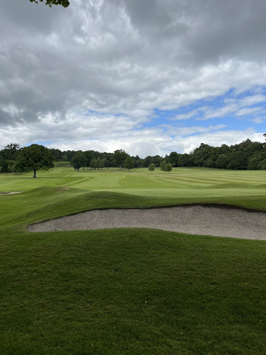 Kard & Brown tweet media