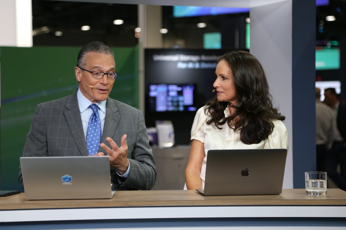 theCUBE's tweet image. Are you seeing this? 🤩#theCUBE’s live broadcast from #HPEDiscover brings you straight to the show floor, with exclusive interviews and analysis.
theCUBE.net
Get in on these #NerdVibes, as we talk tech with @Intel’s Greg Ernst.
#LiveTechNews #GenAI #CXOtrends…