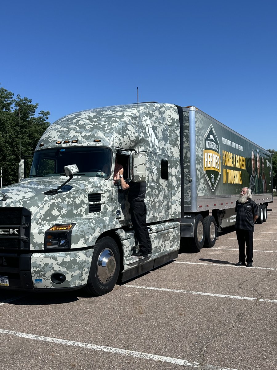 WorkforceHeroes's tweet photo. The Workforce Heroes truck spent the week in Iowa visiting high schools. WFH professional drivers Randall Luschen, Weinrich Truck Line, Wayne Ponschke, @UPS, Tim Melody &amp; Kirk Weis, @ABFtoday, taught over 400 kids the careers available in the industry. @MackTrucks   #VetsInTrucks https://t.co/PqptPsMml0