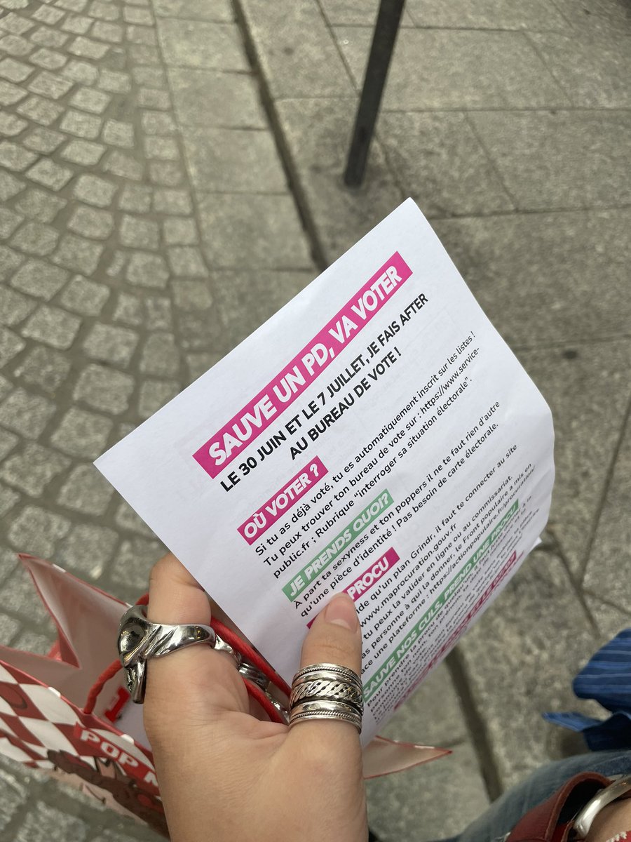 feeducine's tweet image. On marchait dans la rue avec charlo et on s’est fait #reperer