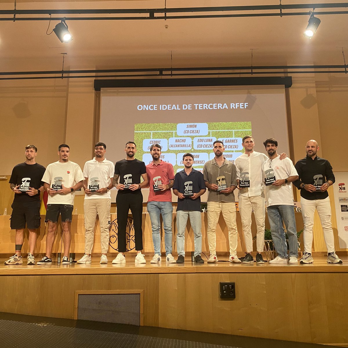 XI Ideal Tercera RFEF 23/24

Simón <a href="/cdcieza_/">𝐂𝐥𝐮𝐛 𝐃𝐞𝐩𝐨𝐫𝐭𝐢𝐯𝐨 𝐂𝐢𝐞𝐳𝐚</a> 
Cedric <a href="/UCAMMurciaCF/">UCAM Murcia CF</a> B
Nacho <a href="/AlcantarillaFC/">Alcantarilla FC</a> 
Edu Luna <a href="/cdcieza_/">𝐂𝐥𝐮𝐛 𝐃𝐞𝐩𝐨𝐫𝐭𝐢𝐯𝐨 𝐂𝐢𝐞𝐳𝐚</a> 
Garnés Cieza
Britos <a href="/DeportivaMinera/">Club Deportiva Minera</a> 
Esteban <a href="/UnionMolinense/">UNIÓN MOLINENSE C.F.</a> 
Ayoub <a href="/CaravacaUd/">UD Caravaca</a> 
Loren <a href="/racingmurciafc/">Racing Murcia FC</a> 
Valdeolivas Minera
Ballesta Molinense

#PremiosTrecera24