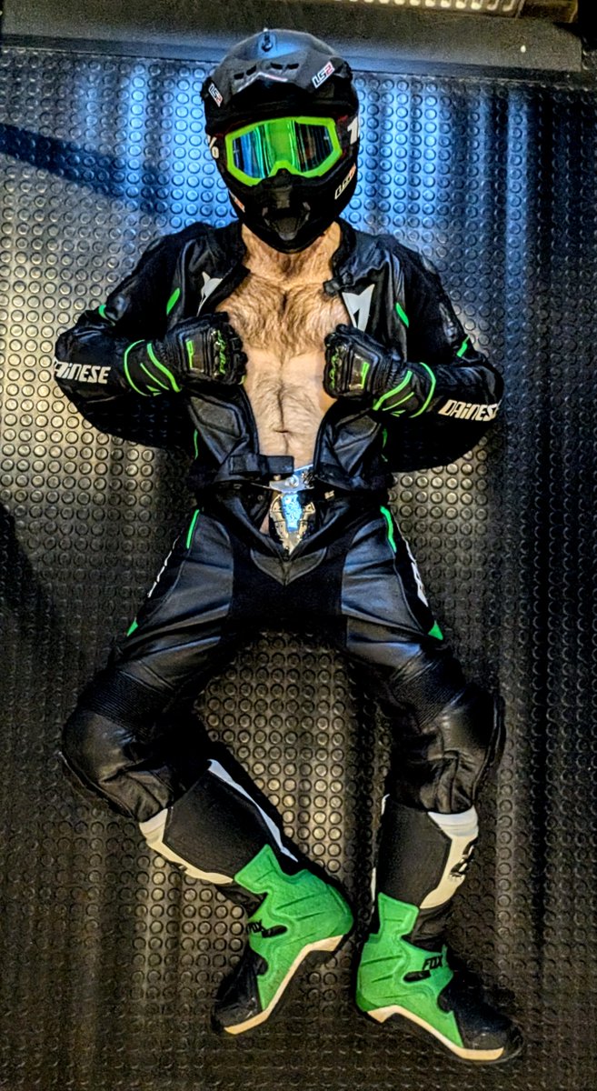 🔒 Day 17/?
That means I finally broke my personal chastity record 🔥

#teamlocked <a href="/Behindbarzbelts/">Behind Barz</a> <a href="/GayChastityRTs/">Gay Chastity Retweets - 69K</a>