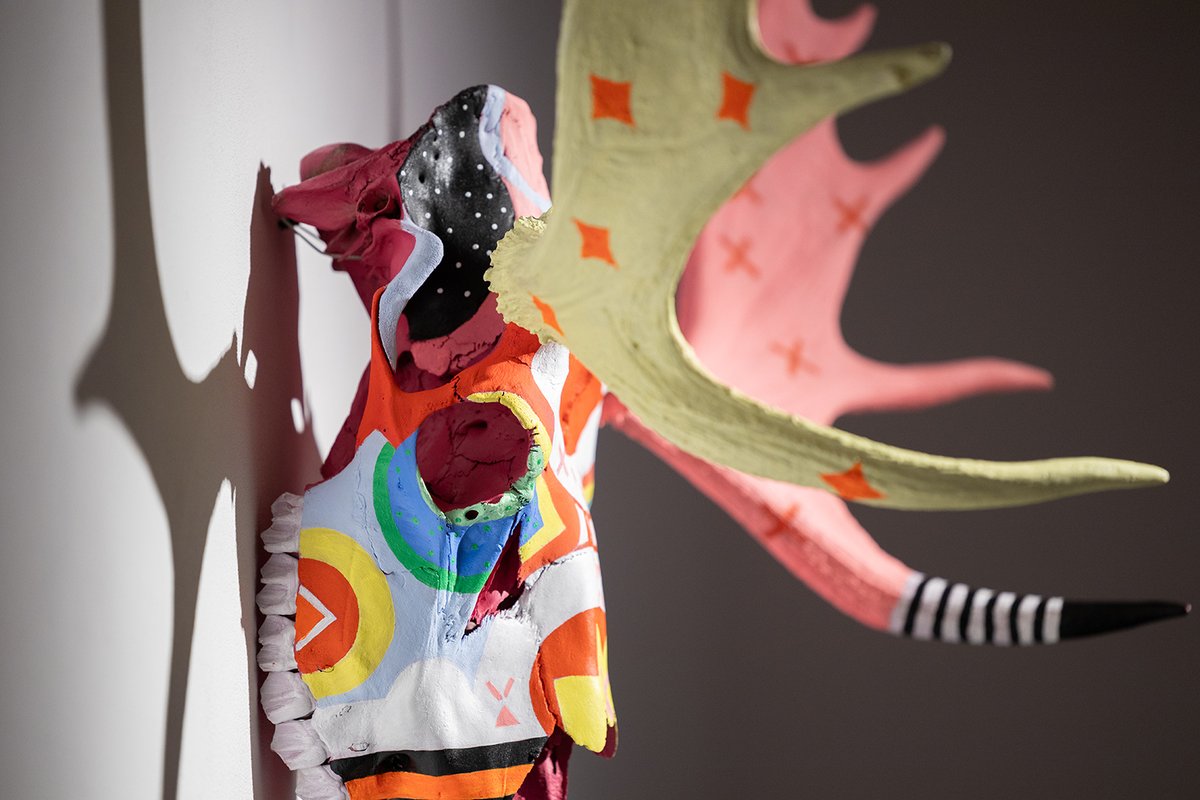 BACAbiennale's tweet photo. Jordan Bennett @Artist_JBennett @BACAbiennale
@ArtMur
La Biennale d’art contemporain autochtone (BACA) 7e édition #JordanBennett #bacabiennale https://t.co/Fo3MpkizGu