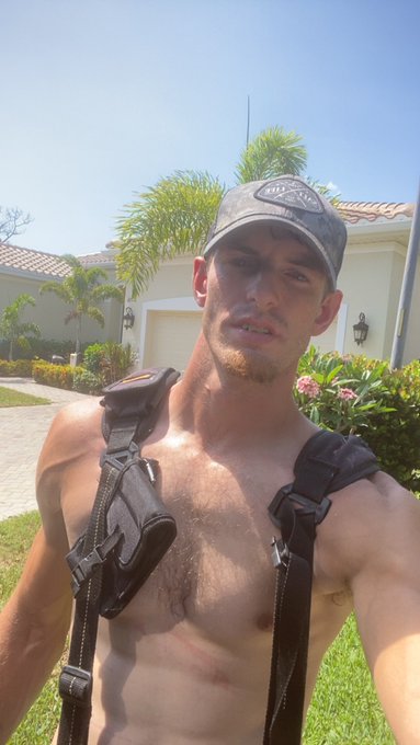 Hot out here https://t.co/ZAfFxRzfQW