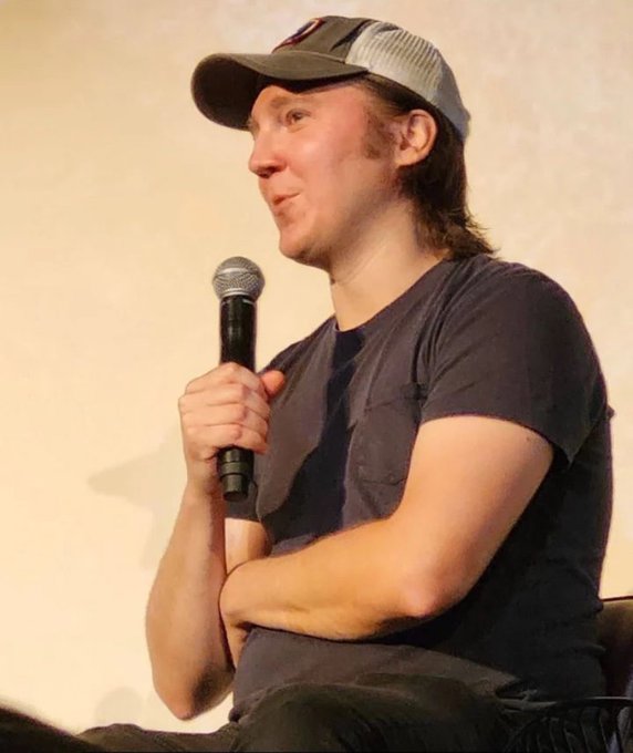 hopeincarnatee's tweet photo. the long hair is for me btw https://t.co/mTWSlCNvjp