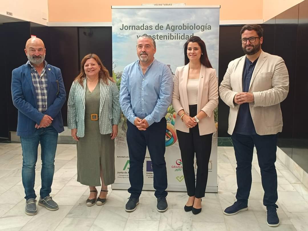 ✅ #AECOST presente en las  I Jornadas de #Agrobiología y #Sostenibilidad: Descubriendo las últimas tendencias en microbiología y cultivos sostenibles, organizadas por la asociación Granada Más.
#salobreña 
#costatropical 
#sostenibilidad 
#Agrobiologia 
#SeguridadAlimenticia