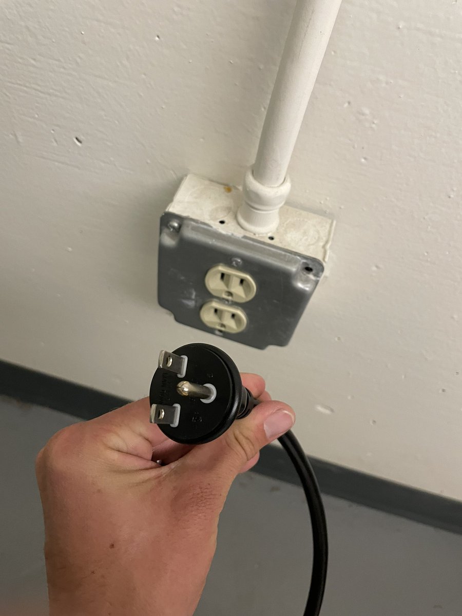 a #NewPI horror story in two photos