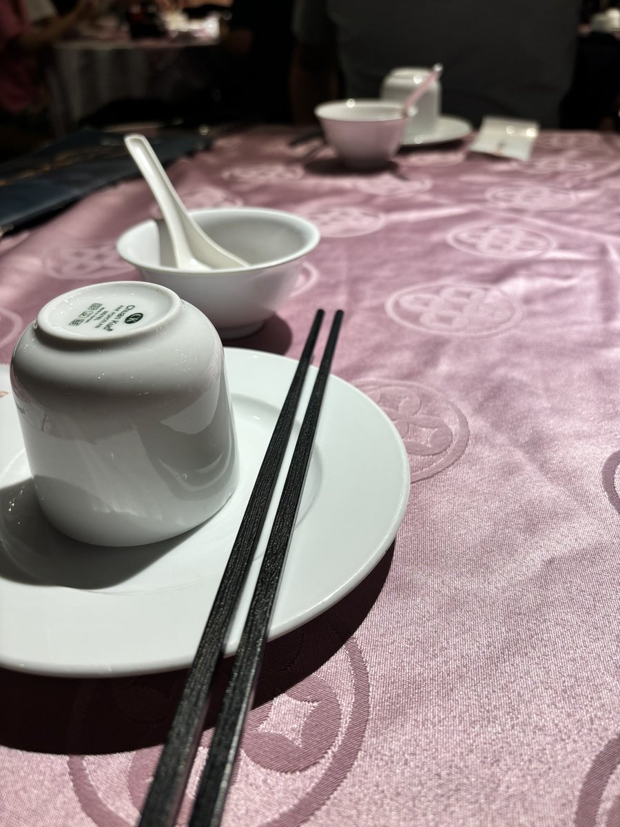 我現在為什麼在這… https://t.co/wZVcruzbvD
