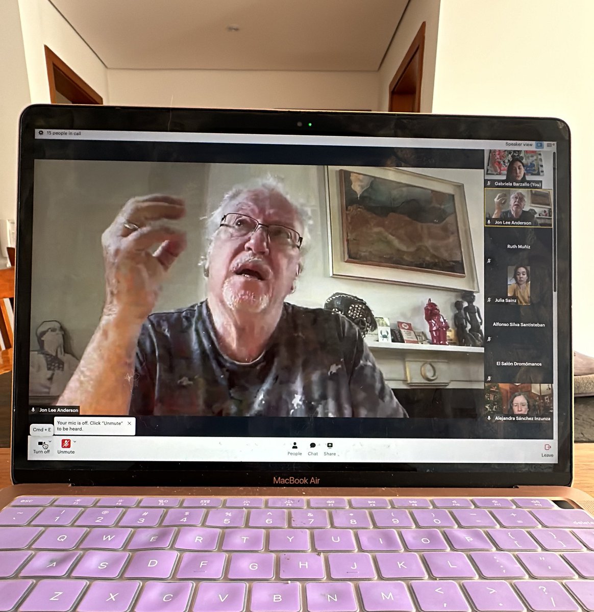 Acabo de tener una charla magistral con ¡el gran JON LEE ANDERSON!

Justo un día después de haber publicado su long-read sobre Ecuador “The Crackdown”. 

Hablamos de a dónde va el periodismo, de Latinoamérica, su proceso de reporteria en Ecuador y su tiempo con Noboa…