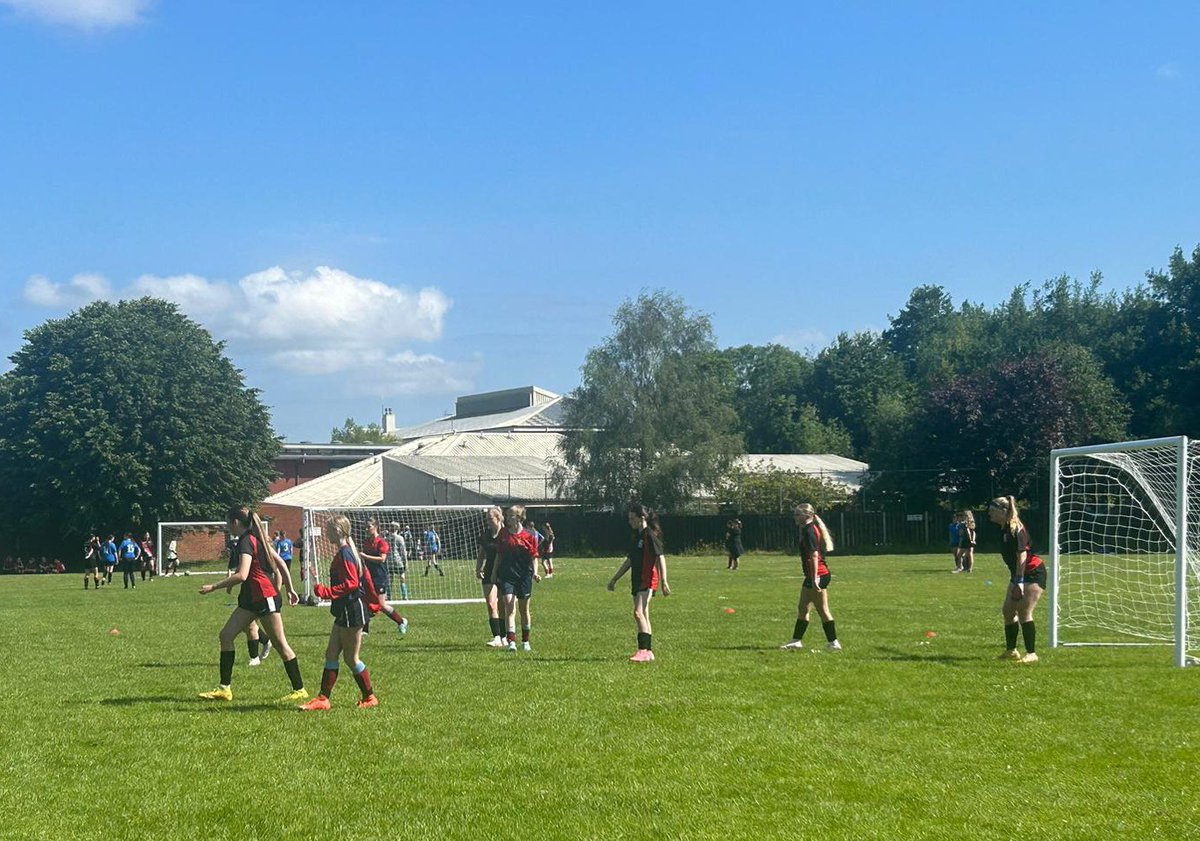 TKASA_PE's tweet image. Thank you to @BTC_Coll who hosted our Y9 girls (as well as many other) for a festival of football today. 
It’s fantastic to see these opportunities for our students.