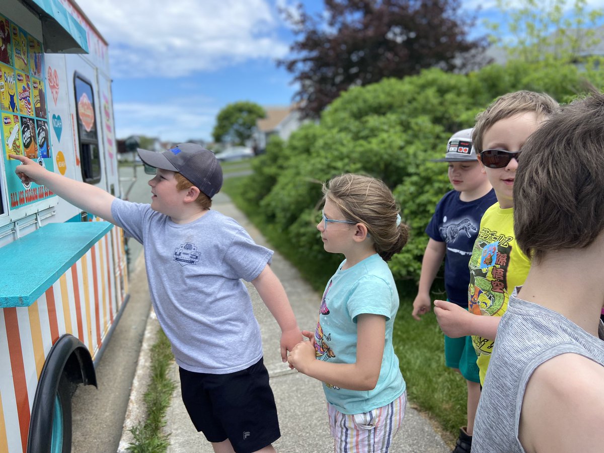 Ms. Renée Nolan tweet media