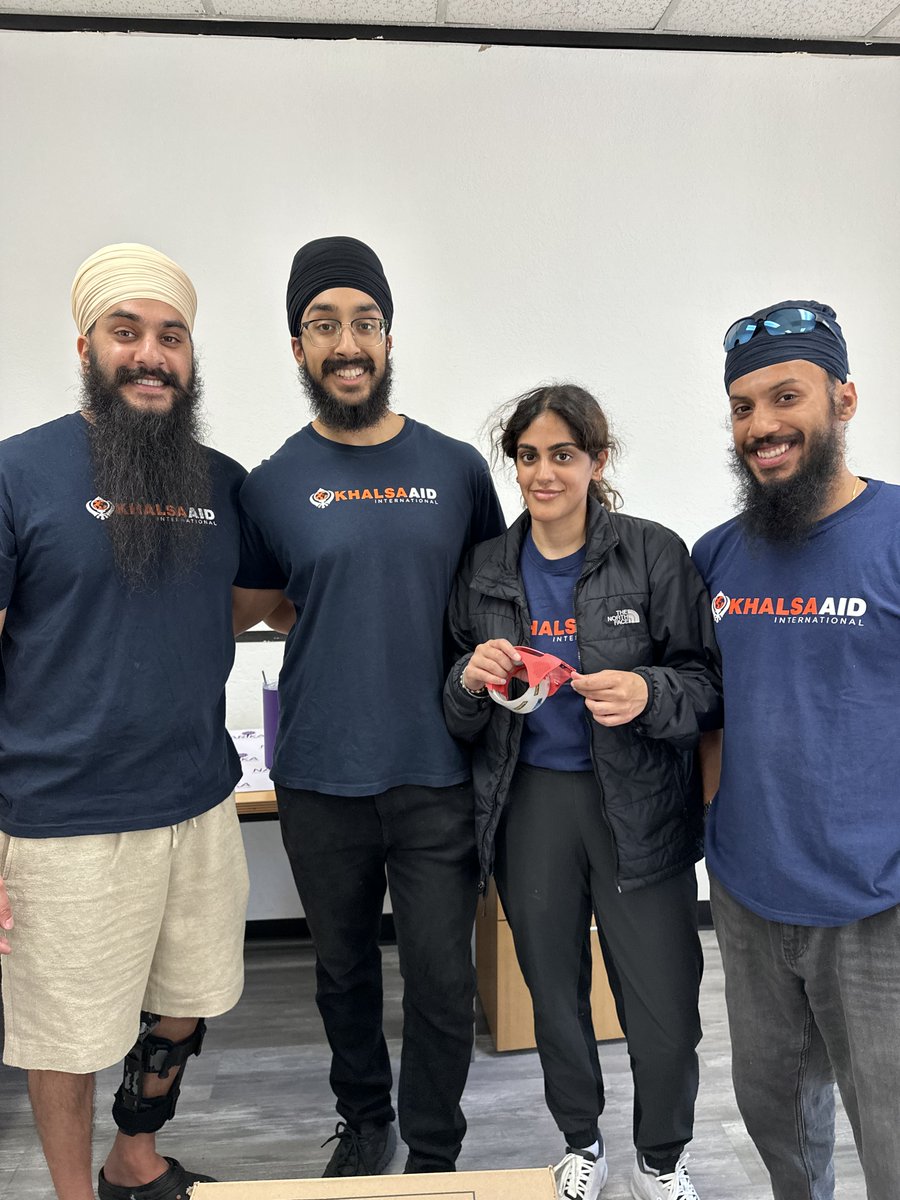 KhalsaAidUSA's tweet image. As Khalsa Aid celebrates 25 years of humanitarian service, teams in Northern California have began working with Narika to provide aid to survivors.

#humanitarianservice #norcal #volunteers #khalsaaidusa #khalsaaid