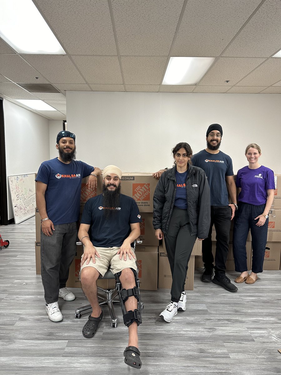 KhalsaAidUSA's tweet image. As Khalsa Aid celebrates 25 years of humanitarian service, teams in Northern California have began working with Narika to provide aid to survivors.

#humanitarianservice #norcal #volunteers #khalsaaidusa #khalsaaid
