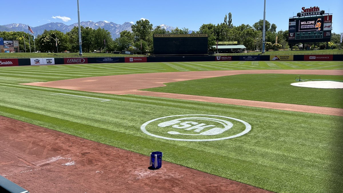 Alex Cabrero (@ksl_alexcabrero) on Twitter photo The <a href="/SaltLakeBees/">Salt Lake Bees</a> grounds crew did a great job with the SK stencil. I love the broadcasting headset and mic to honor him. The moment of silence for Steve Klauke will be at about 6:30 right before first pitch. The <a href="/SaltLakeBees/">Salt Lake Bees</a> grounds crew did a great job with the SK stencil. I love the broadcasting headset and mic to honor him. The moment of silence for Steve Klauke will be at about 6:30 right before first pitch.