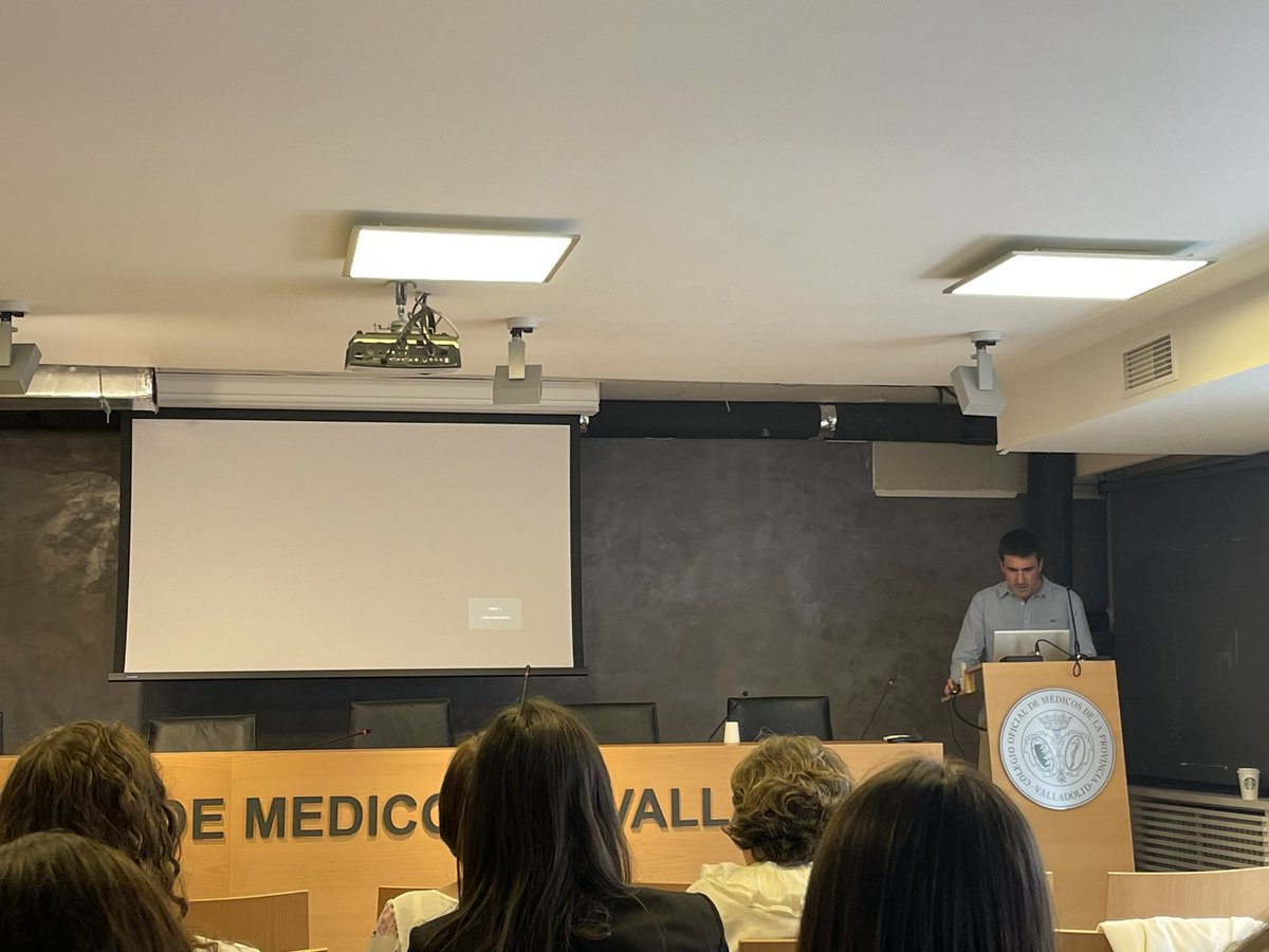 Ayer tuvimos el acto de bienvenida a los nuevos residentes de <a href="/Socalpar/">Socalpar</a> en el <a href="/ICOMVALLADOLID/">ICOM VALLADOLID</a> con participación de <a href="/ElenaEbollo/">Elena Bollo</a>, Victor Mora y J. Sánchez.

Todos los que queráis pertenecer a <a href="/Socalpar/">Socalpar</a> podéis hacerlo pinchando en el siguiente formulario👇🏽

form.jotform.com/240496374687370