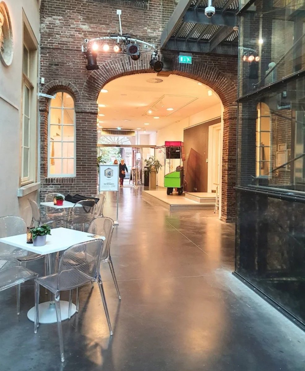 Van avond een gesprek gehad met schrijfster Margreet,in de Muzerije in Den bosch.
Het ging over Laaggeletterdheid  hoe je het kan merken en zien.
Ook over mij zelf een heel gesprek gehad,hoe ik er mee omging.
Er komt een stuk in een Magazine over mij zelf.
Ik kijk er naar uit.