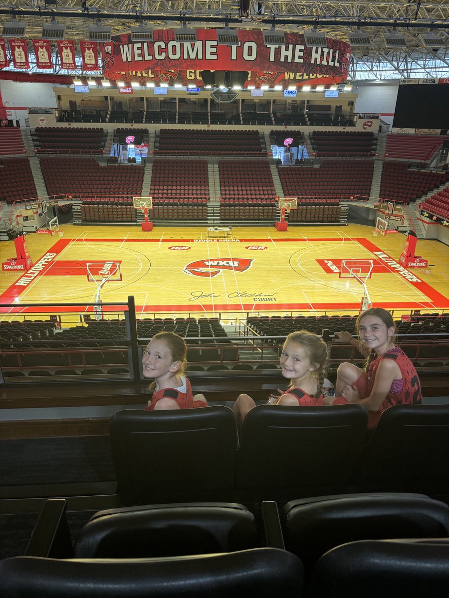 EverleighGrace8's tweet photo. We had a great time at WKU’s Little Topper Basketball camp last week 🏀 #wku #basketballislife #hilltopper https://t.co/kue1GjPDca