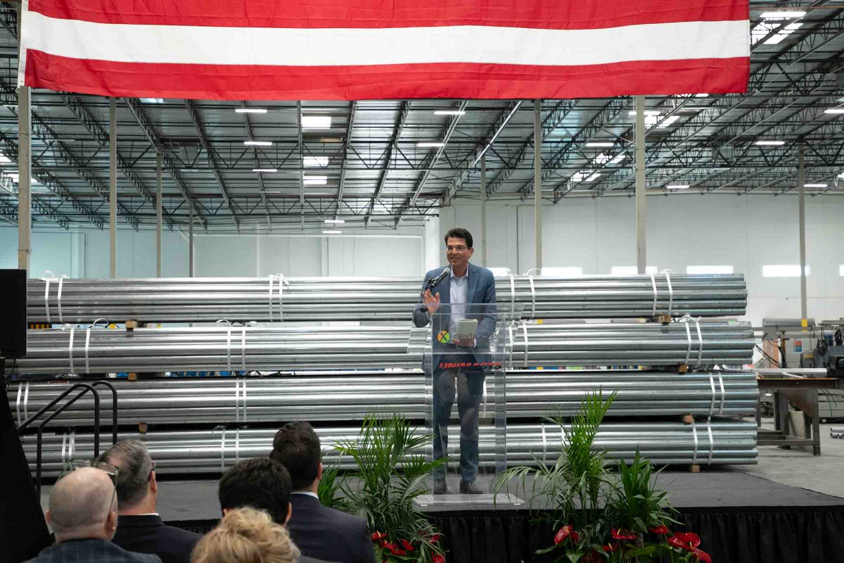 USCleanPower's tweet photo. American clean energy manufacturing continues its rise. ACP’s @JasonGrumet joined #ACPmember @Nextracker today to celebrate the opening of a second Unimacts #solar steel #manufacturing facility in Las Vegas, employing a combined 125 workers and supplying 2 GW of solar in 2024. https://t.co/JrGeVJd24G