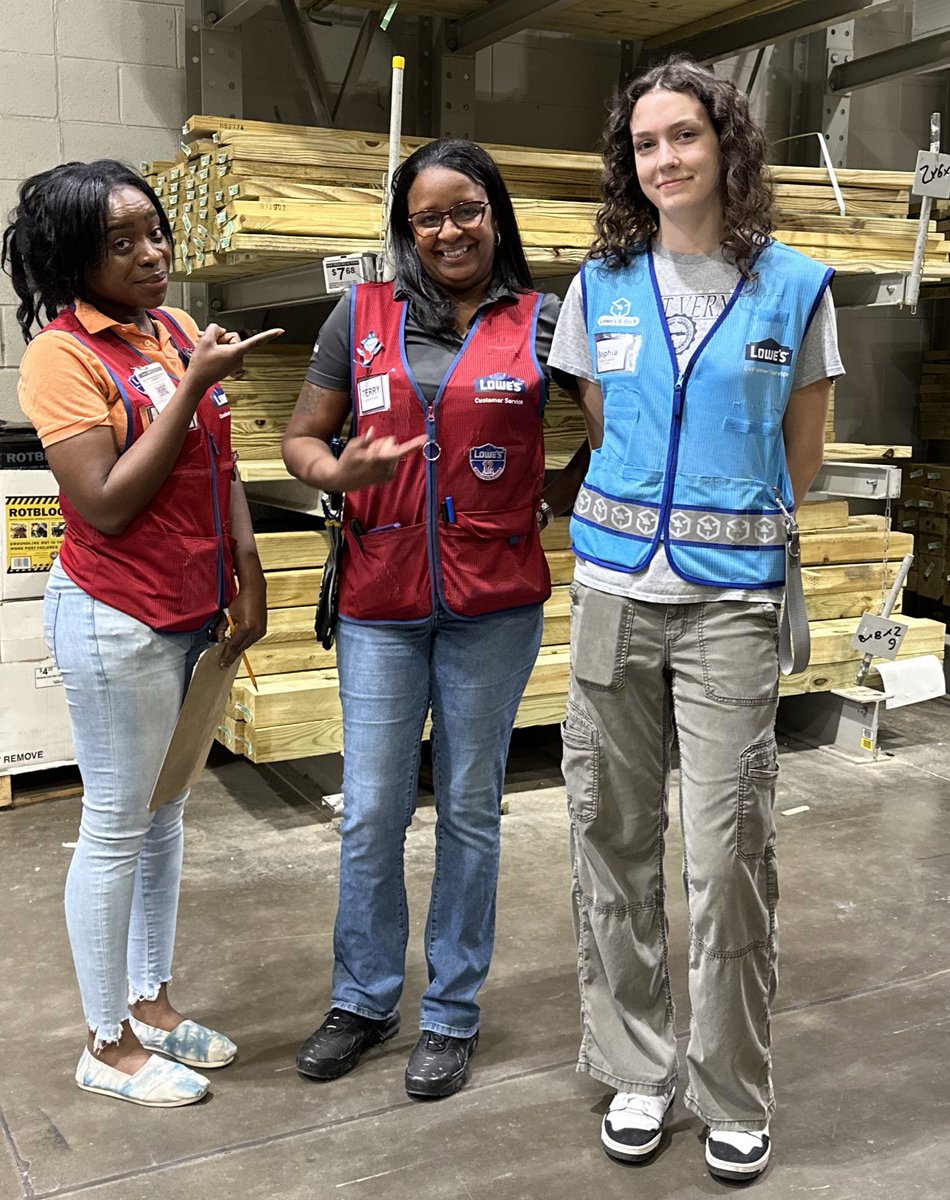 Shoutout to Sophia for receiving two red stars for being a brand new fulfillment associate and embracing our world class customer service culture and owning fulfillment with passion!