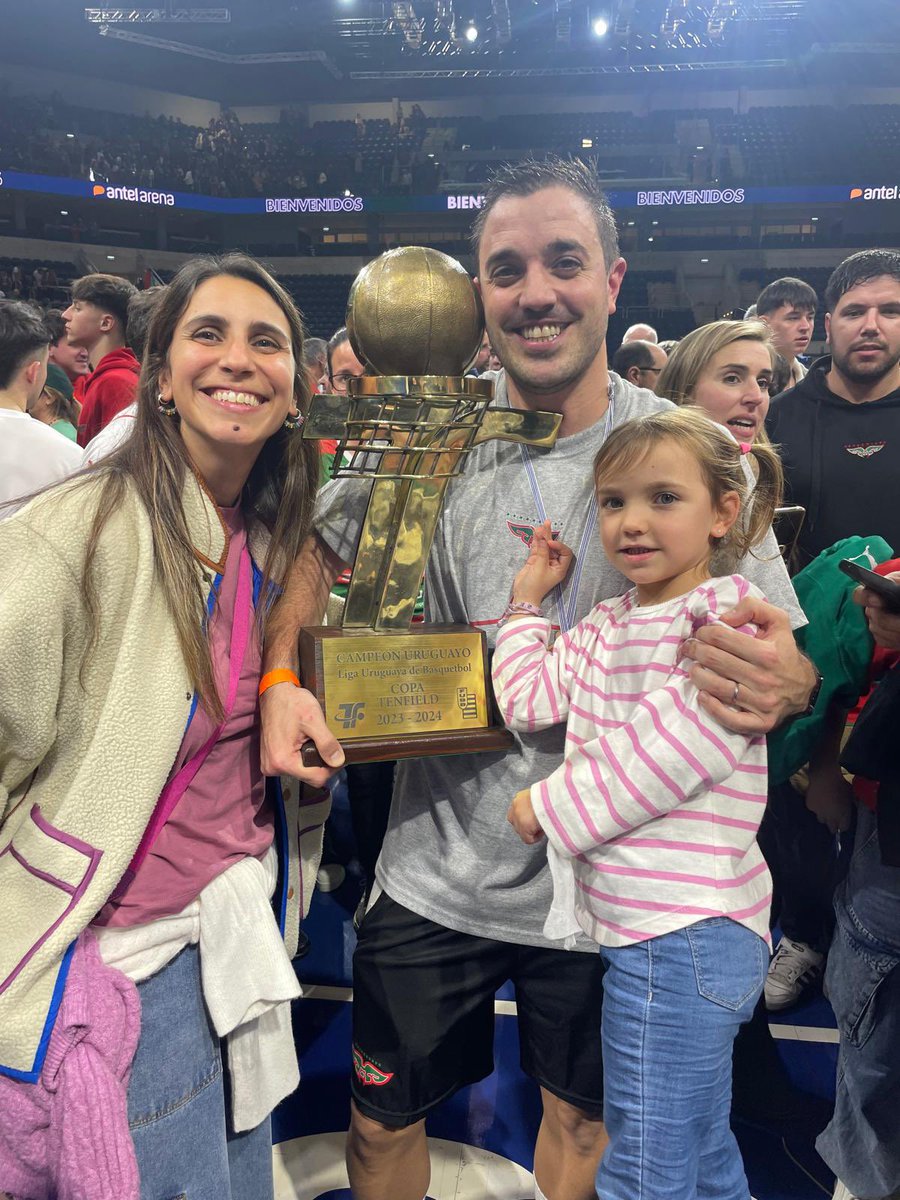 ignaciosilva86's tweet photo. Somos campeones uruguayos!!!
@Aguada_oficial 🔴🟢
Muchas gracias a todos los que formaron parte de este hermoso camino. El trabajo y en equipo siempre paga 🏆 https://t.co/cLQ9yIgVmp